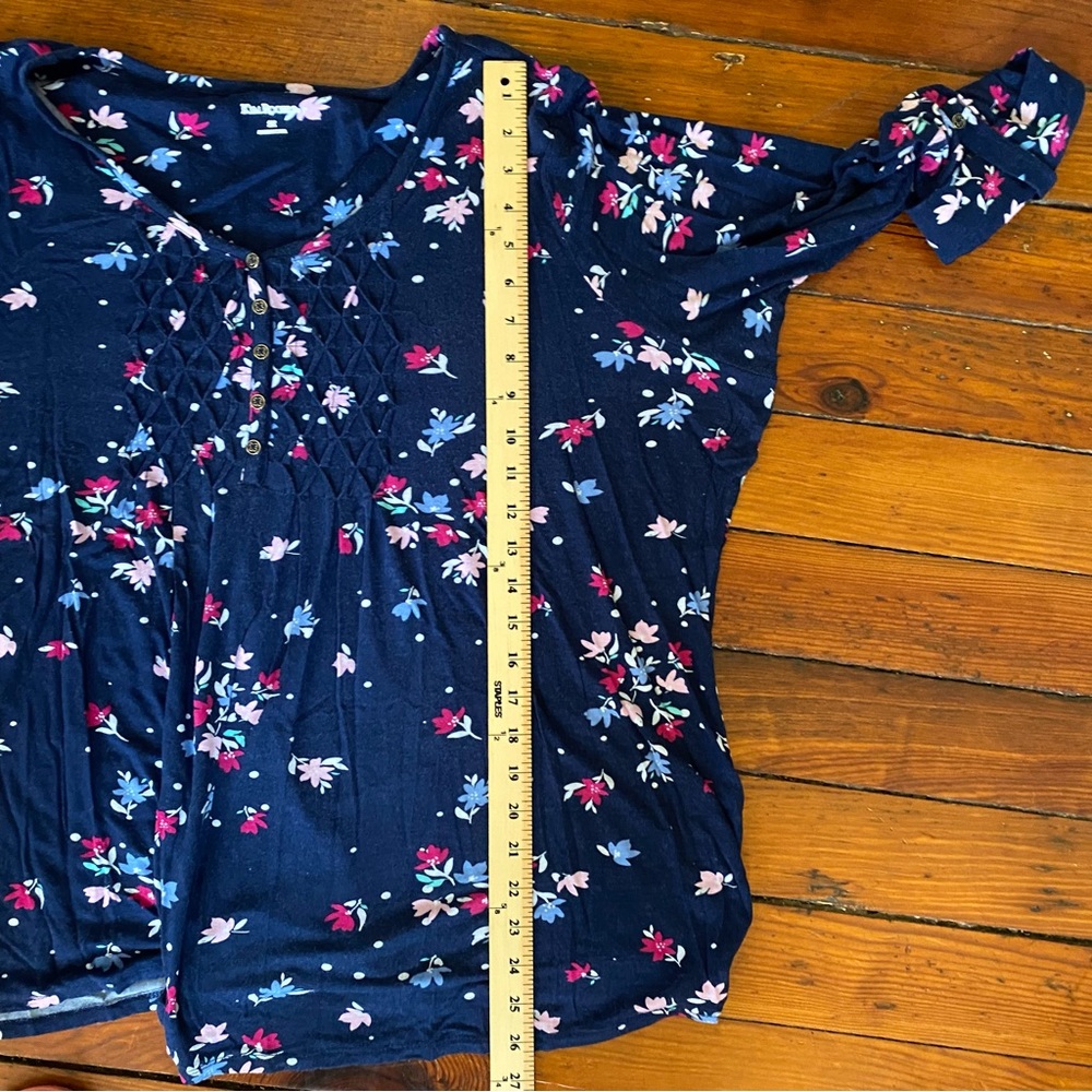 Kim Rogers Floral Navy 3/4 Sleeve top Size 2X - Picture 11 of 14